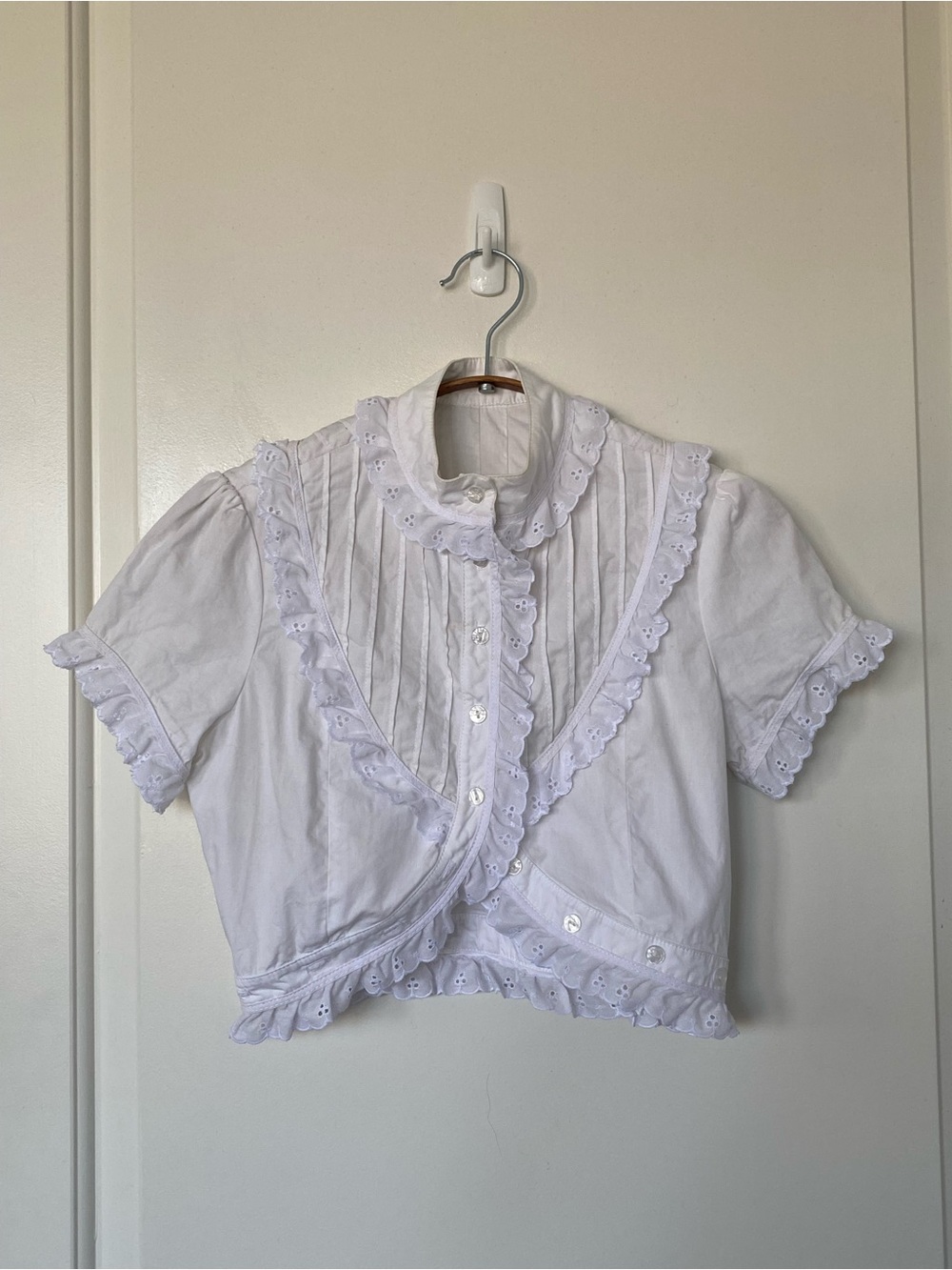 Are You Am I AYAI White Button Crop Top 0
